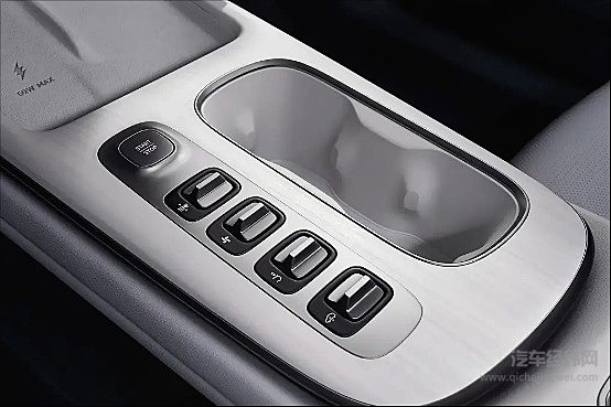 20万级纯电中大型轿车对决 小鹏P7+能否挑战小米SU7？