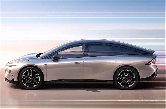 20万级纯电中大型轿车对决 小鹏P7+能否挑战小米SU7？