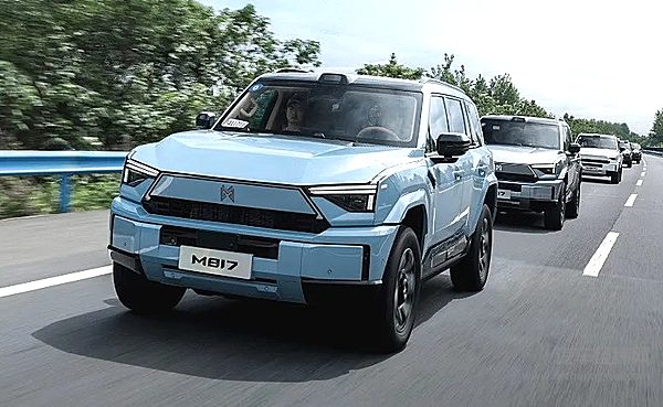 30万级高端越野车二选一 猛士M817能否挑战坦克500新能源？