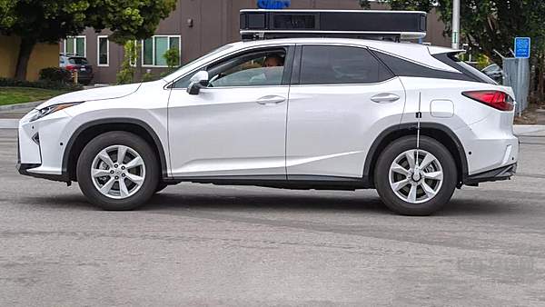 苹果自动驾驶专利浮出水面：Siri 版「智能召唤」？