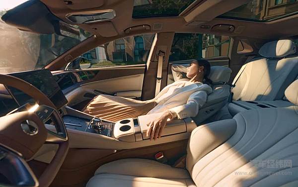 腾势Z9GT上市33.48万元起 标配易三方高阶智驾 科技重塑豪华GT