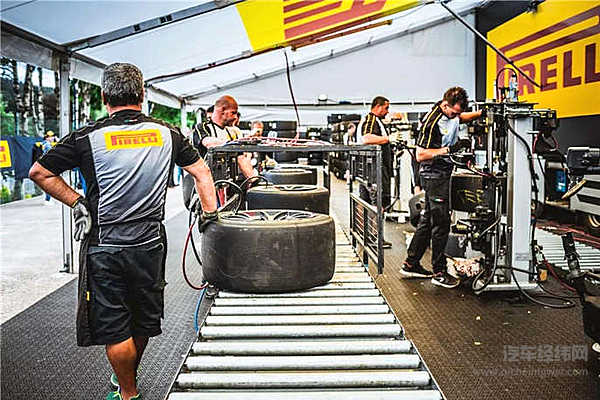 穿越了上千公里，只为看一家轮胎品牌如何在24小时耐力赛上夺冠