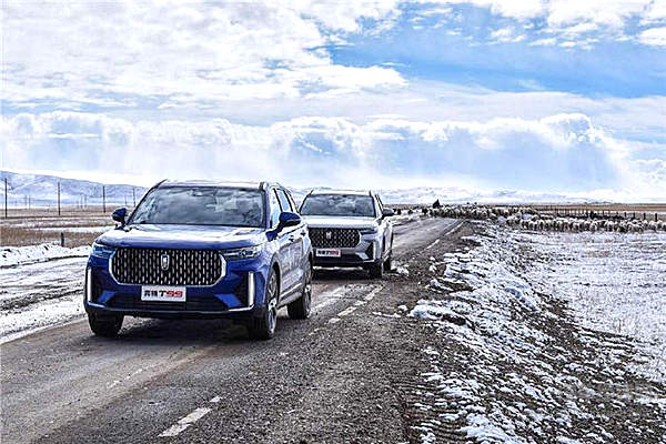 奔腾还是奔驰？ T99打造超豪华座舱！