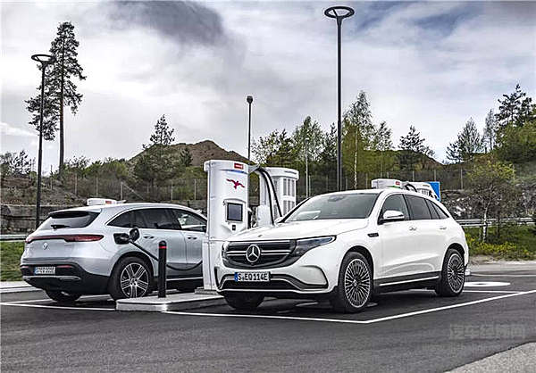 奔驰是糖，大象不慌