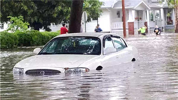 你就作吧！宝马居然往发动机加水！