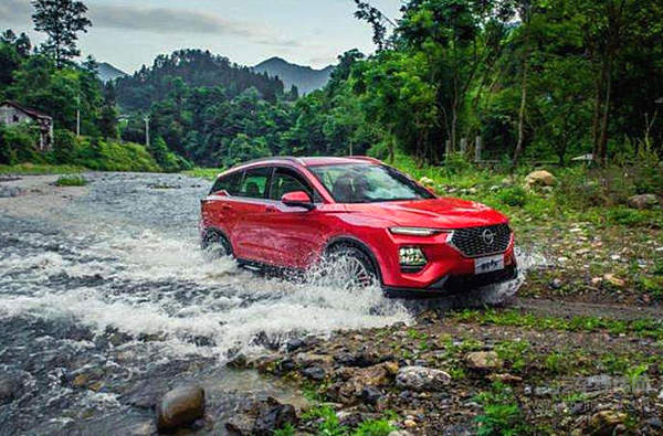 搭载1.6T小排量发动机 海马8S能否打响自主品牌反击战？！