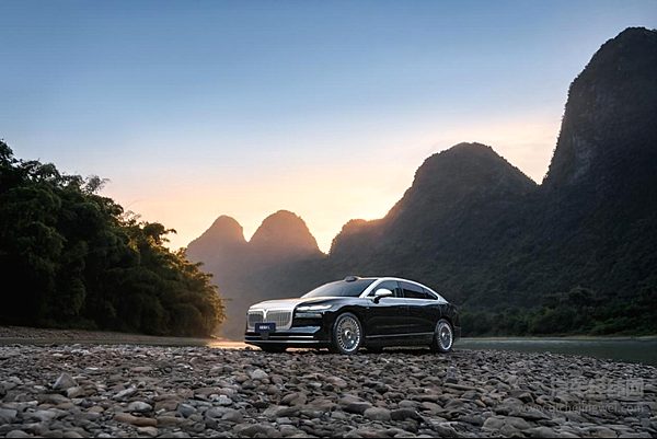 交付量八连涨 +即将赴港上市双破局：岚图汽车发力新能源下半场