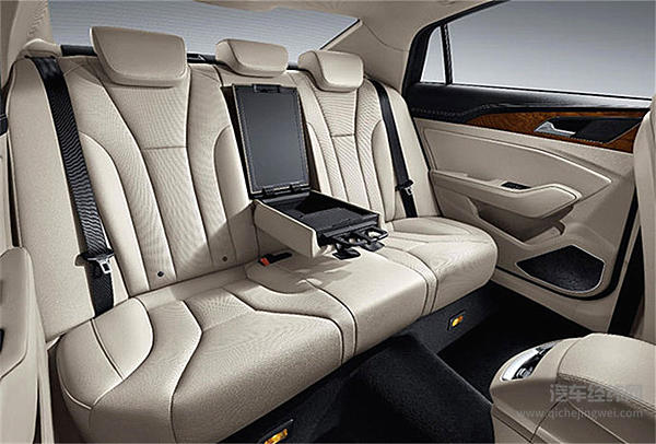 这辆“贵族”车竟然藏着一颗“亲民”心 16万你买吗？