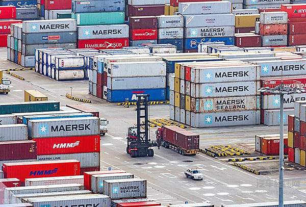 关税这个重担，应该用什么姿势扛？