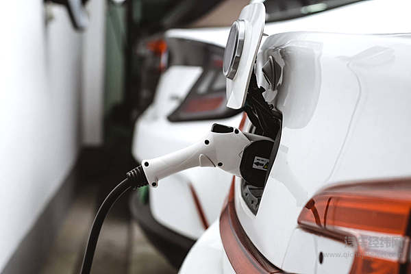 通胀压力传导 2022电动车市场将迎来大变局