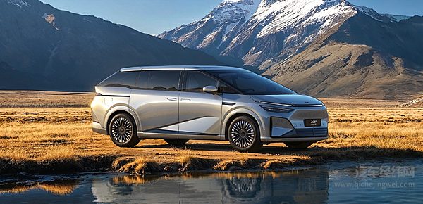 30万出头可入手 小鹏X9增程与腾势D9谁更强？