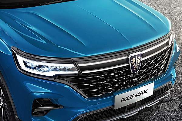 18万元配手自一体 内饰宛若特斯拉的荣威RX5 MAX