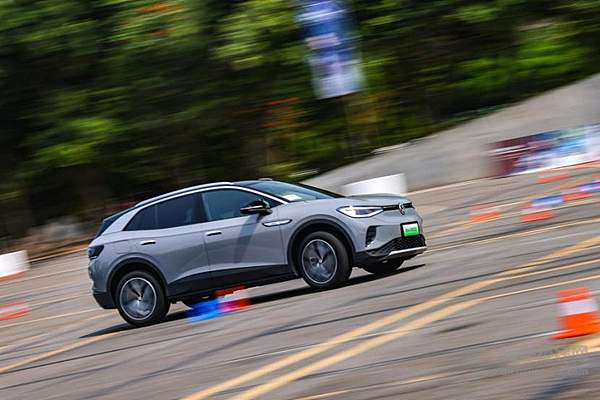 不好意思 我要吹爆大众ID.4 CROZZ