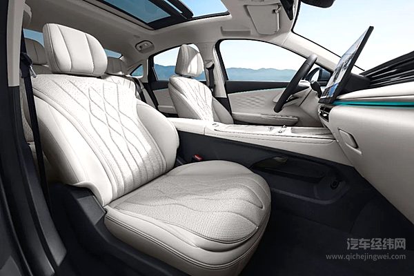 全球直播碰撞上市的奇瑞风云A8L售价10.99万元起 限时低至9.49万元起！