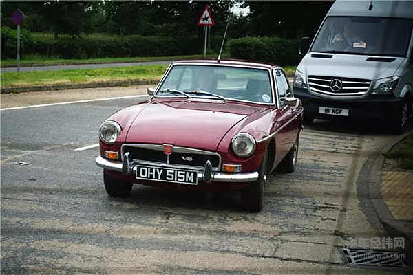 在设计趋同化的汽车时代，不如用这些老车回味经典！