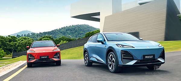 乾崑智驾+超级增程 深蓝S07是否超越了极狐阿尔法T5？