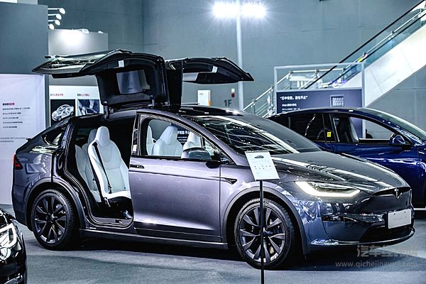 特斯拉FSD离真正自动驾驶还有多远？