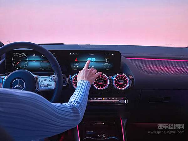 掀起城市新风潮 全新梅赛德斯-奔驰EQA纯电SUV全球首发