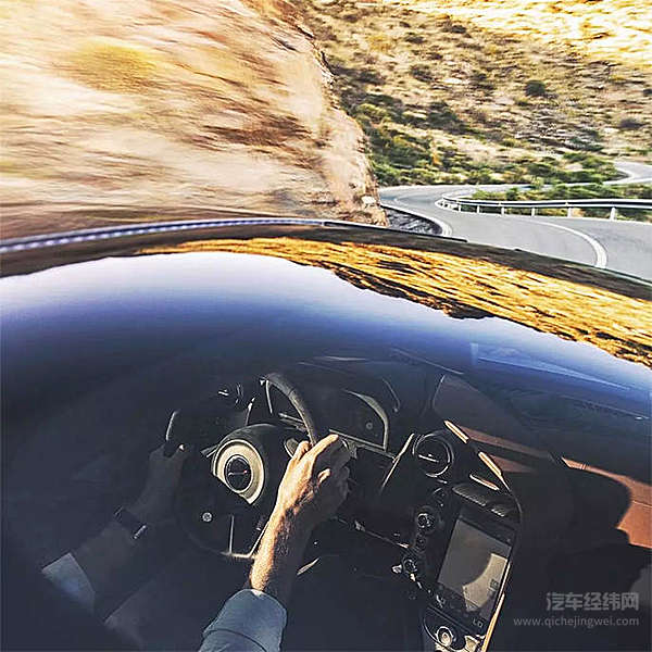 不挑战极寒却探索48℃高温沙漠 迈凯伦720S：我们不一样