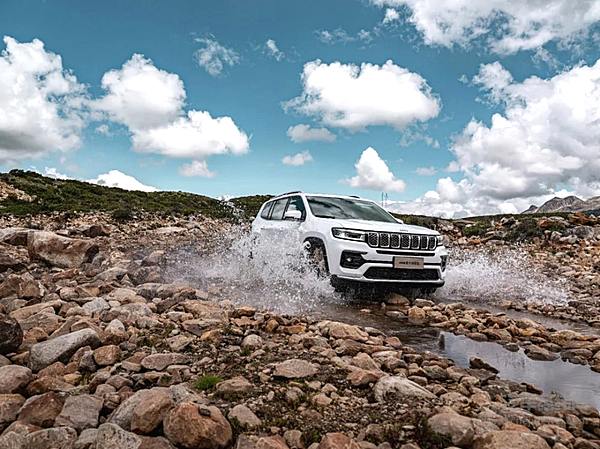 高调回归主场 Jeep全路况SUV家族震撼登陆长沙车展