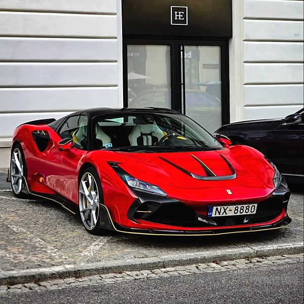 法拉利F8SpiderMANSORY定制版