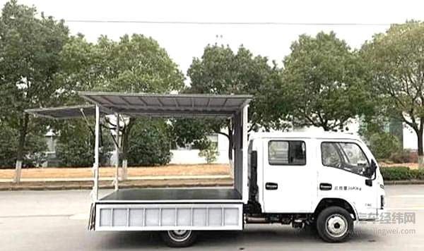 地摊经济走红 看似零门槛但其实也有专业要求！