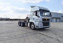 中国重汽汕德卡C7M 540马力 6X4 国六重卡牵引车 (中国重汽变速箱)(ZZ4256V384MF1LB2)