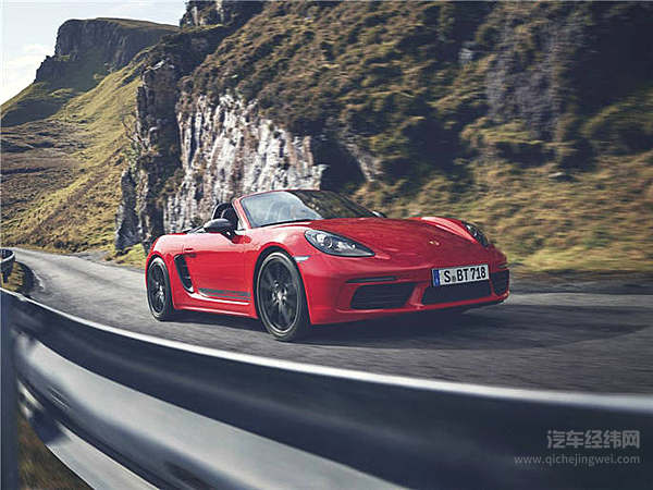 丢掉中控屏和方向盘按键 保时捷为专注驾驶做减法！