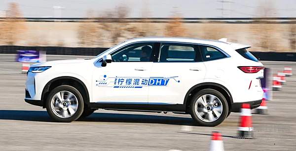 长城汽车柠檬混动DHT通过纯电/串联模式可以有效降低城市低速工况油耗