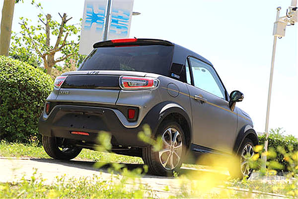 逛街超体贴 北汽LITE-R300萌化少女心！