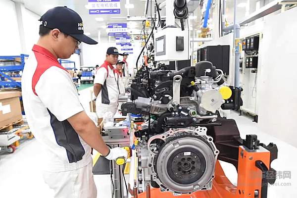 蜂巢易创扬中产业园发动机生产线