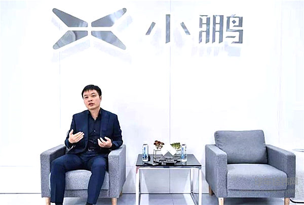 李斌的盒饭、何小鹏的白酒与马斯克的包子