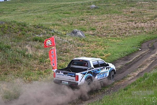 循李娟笔迹，驭悍途PHEV闯阿勒泰：在“神的自留地”书写越野新章