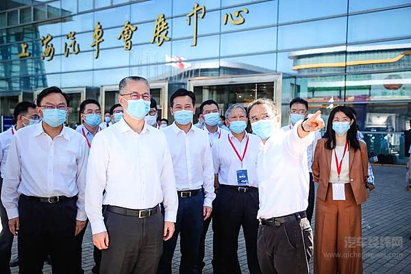 上海燃料电池汽车示范应用首批“发车”