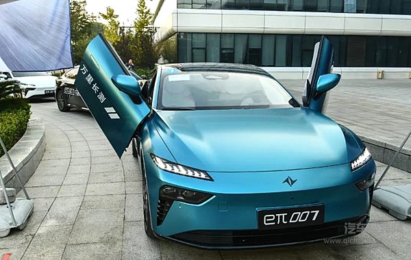 东风汽车eπ首款车型有新动作 全场景体验万里长测发车