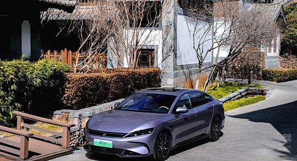 纯电中大型轿车对决 银河E8能用实力阻击汉EV？