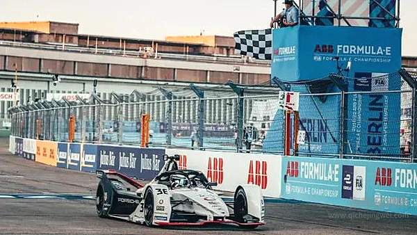 首战告捷 保时捷首个 FE 赛季圆满落幕