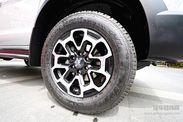  江淮全新悍途皮卡乘用化升级 强悍硬派带来商乘多种用途