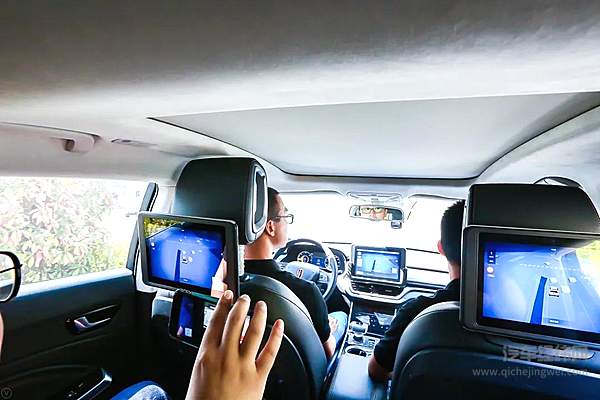 百度在沧州部署的无人出租车内景