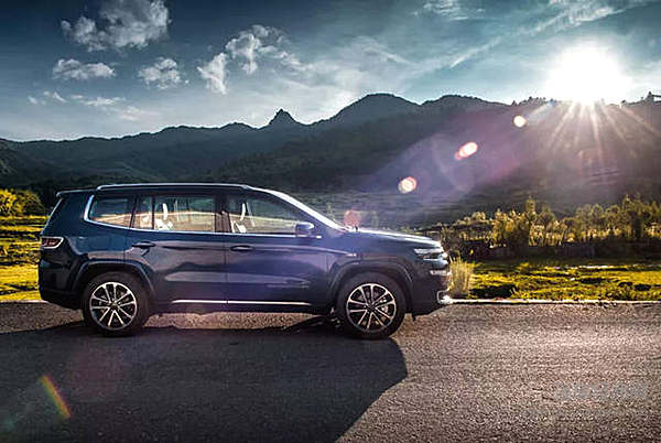 全新Jeep“大”指挥官：空出一排位置让你随意折腾！