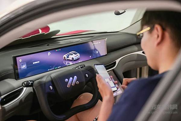 “超级智能轿车”智己L6开启全国用户交付！