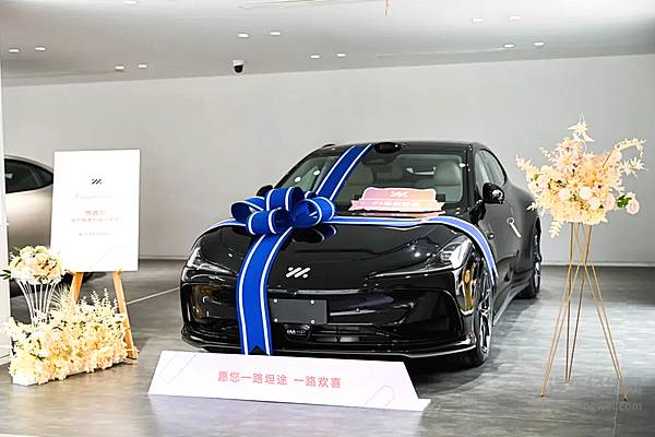 “超级智能轿车”智己L6开启全国用户交付！