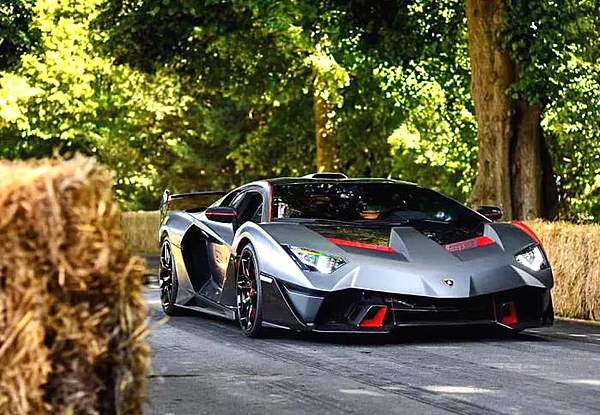 传统汽车宿命里的“崖山之役” 乘风破浪的“科技产品”进攻猛烈！