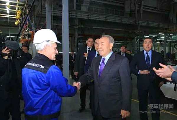 哈萨克斯坦总统纳扎尔巴耶夫视察库斯塔奈江淮汽车项目进度