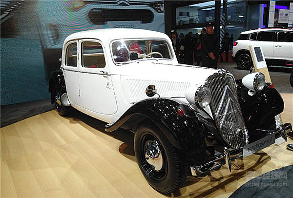 新车看厌了 2019上海车展经典老车格外吸睛！