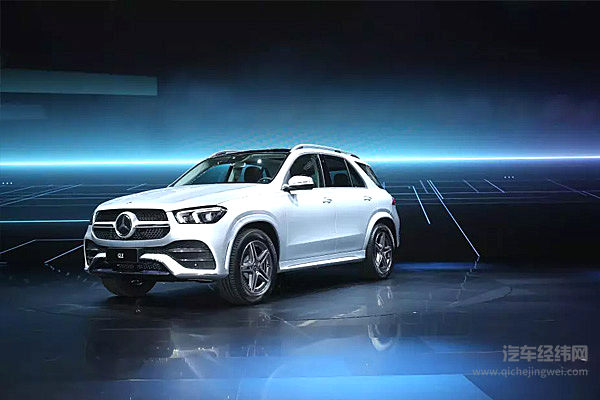 “全擎时代 星电共耀”梅赛德斯-奔驰携全新EQC纯电SUV夺目亮相上海国际车展