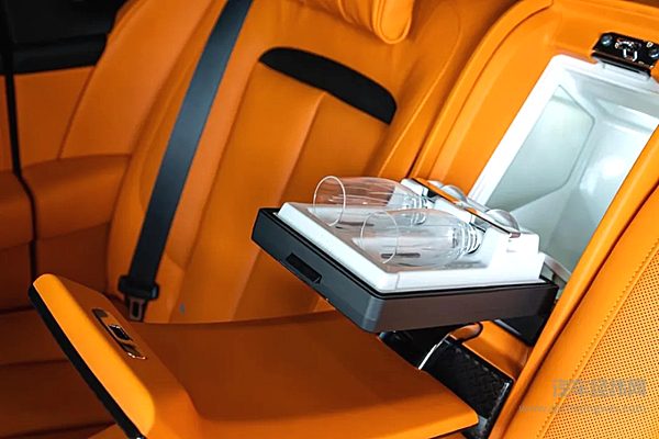 劳斯莱斯库里南MANSORY定制版