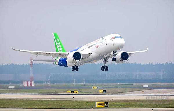 传统主机厂纷纷加入飞行汽车研发大军 飞行汽车是下一个风口？