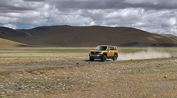 豹5创驾驶混动汽车到达的最高海拔世界纪录 加冕“高原王”