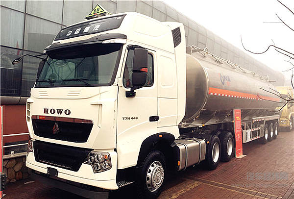 2017年中国重汽豪沃主推16款车型